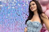 Fahriye Evcen’in tatili devam ediyor